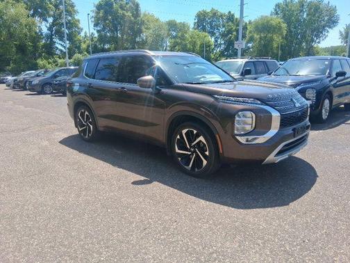Deep Bronze Metallic 2022 Mitsubishi Outlander SEL S-AWC