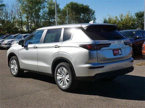 2025 Mitsubishi Outlander ES 2.5 S-AWC