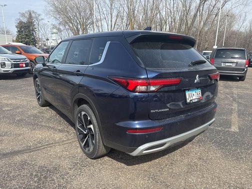 Cosmic Blue Metallic 2023 Mitsubishi Outlander SE 2.5 S-AWC