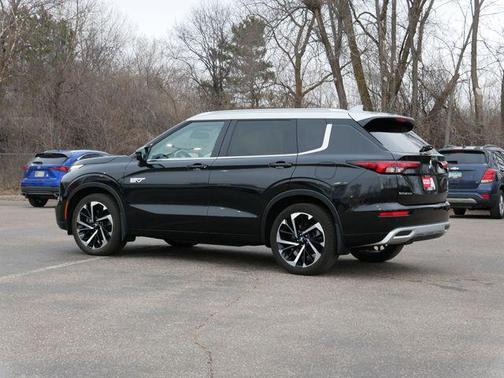 Black Diamond/Alloy Silver Roof 2024 Mitsubishi Outlander PHEV SEL