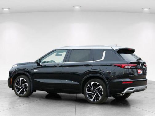Black Diamond/Alloy Silver Roof 2024 Mitsubishi Outlander PHEV SEL
