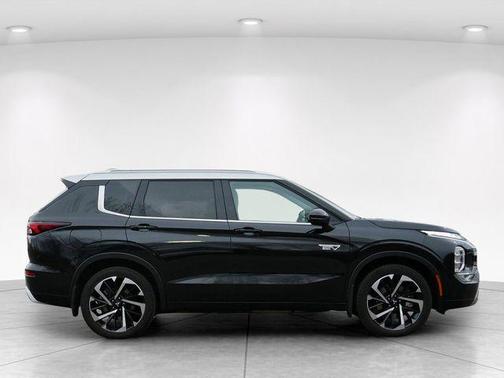 Black Diamond/Alloy Silver Roof 2024 Mitsubishi Outlander PHEV SEL