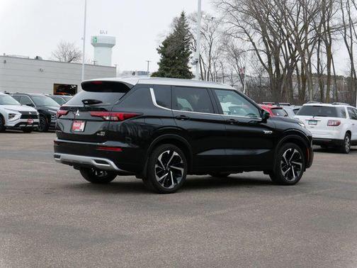 Black Diamond/Alloy Silver Roof 2024 Mitsubishi Outlander PHEV SEL