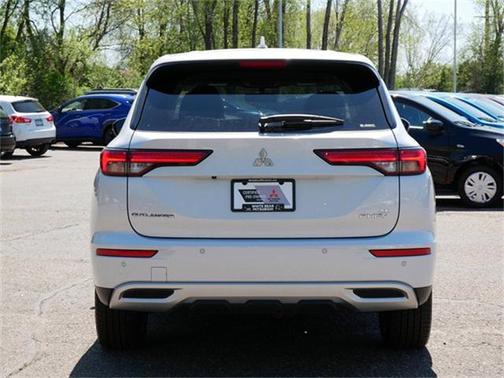 2023 Mitsubishi Outlander PHEV SE S-AWC