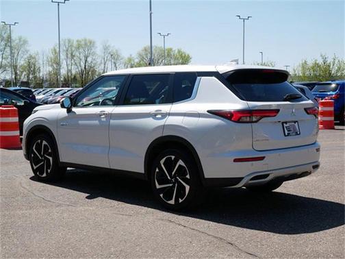2023 Mitsubishi Outlander PHEV SE S-AWC