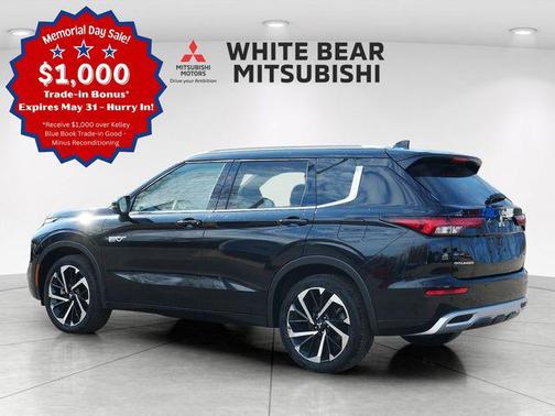 Labrador Black Metallic 2023 Mitsubishi Outlander PHEV SEL