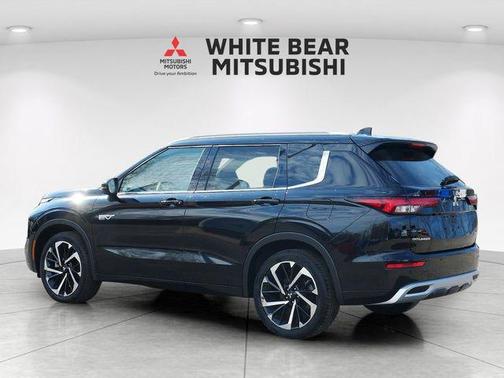 Labrador Black Metallic 2023 Mitsubishi Outlander PHEV SEL