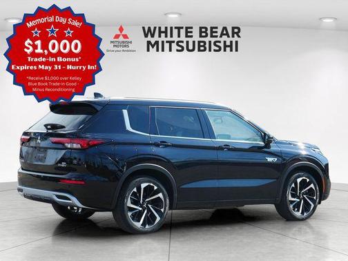 Labrador Black Metallic 2023 Mitsubishi Outlander PHEV SEL