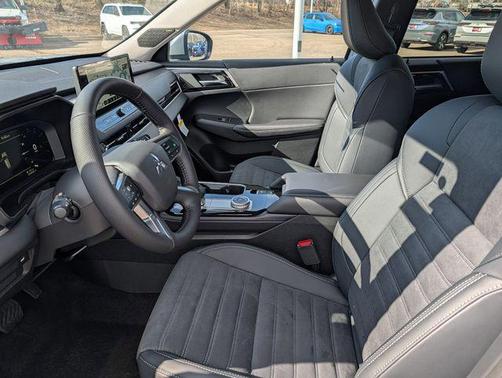 Moonstone Gray Metallic 2026 Mitsubishi Outlander SE S-AWC