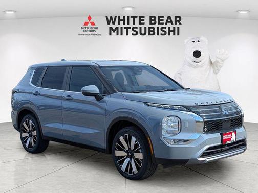 Moonstone Gray Metallic 2026 Mitsubishi Outlander SE S-AWC