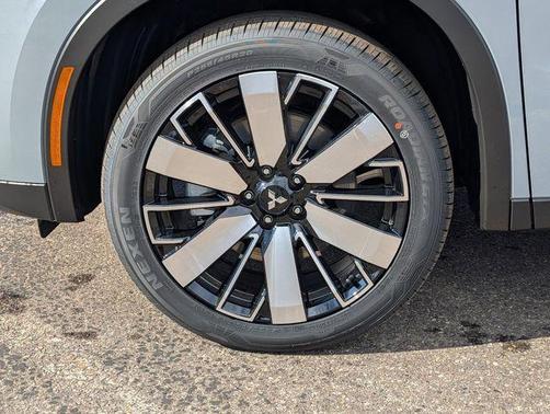 Moonstone Gray Metallic 2026 Mitsubishi Outlander SE S-AWC