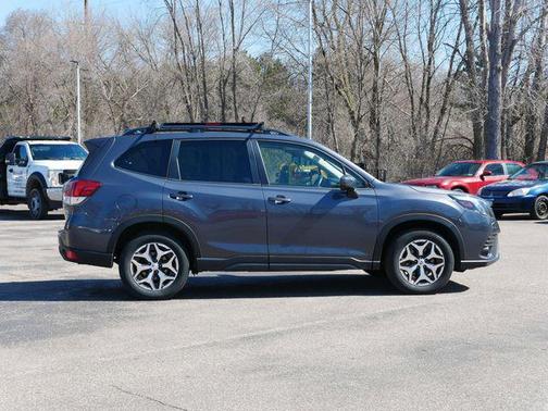 Magnetite Gray Metallic 2023 Subaru Forester Premium