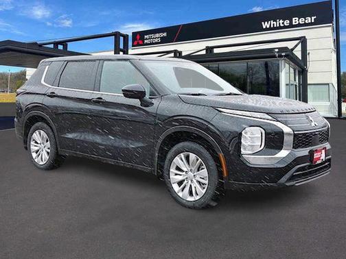 Labrador Black Pearl 2026 Mitsubishi Outlander ES 1.5T S-AWC
