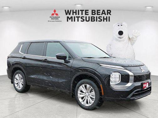Labrador Black Pearl 2026 Mitsubishi Outlander ES S-AWC