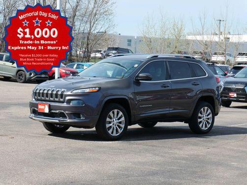 Granite Crystal Metallic Clearcoat 2018 Jeep Cherokee Overland