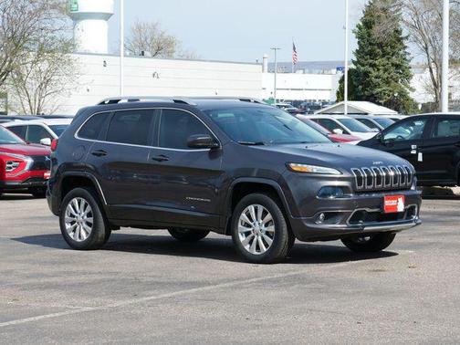 Granite Crystal Metallic Clearcoat 2018 Jeep Cherokee Overland