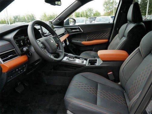 2025 Mitsubishi Outlander PHEV SEL