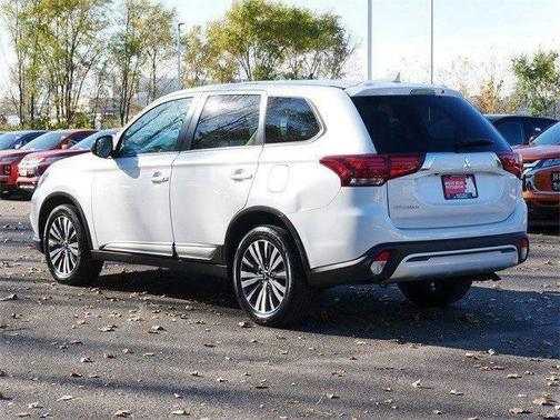 2020 Mitsubishi Outlander ES
