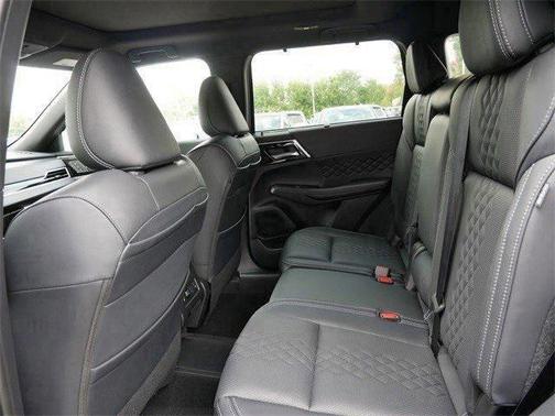 2025 Mitsubishi Outlander PHEV SEL