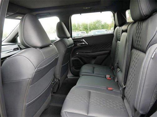 2025 Mitsubishi Outlander PHEV SEL