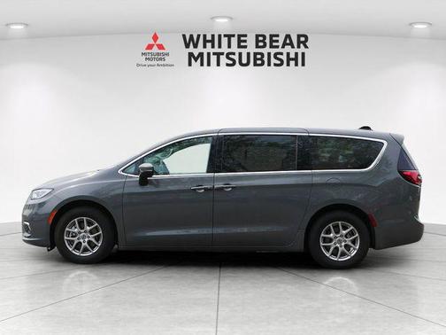 Ceramic Gray Clearcoat 2023 Chrysler Pacifica Touring L