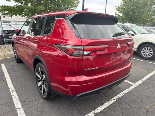Red Diamond 2025 Mitsubishi Outlander SE S-AWC