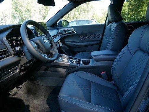 2025 Mitsubishi Outlander PHEV SEL