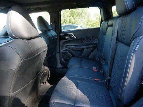 2025 Mitsubishi Outlander PHEV SEL