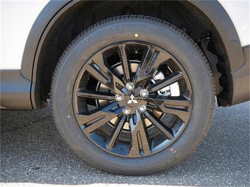 2025 Mitsubishi Eclipse Cross LE