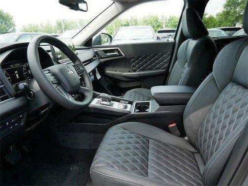 2025 Mitsubishi Outlander PHEV SEL