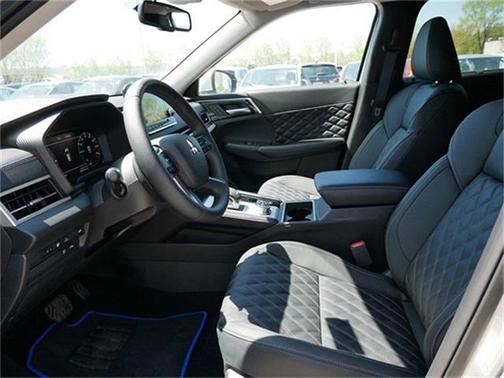 2025 Mitsubishi Outlander PHEV SEL