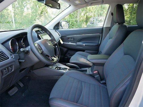 2025 Mitsubishi Outlander Sport SE