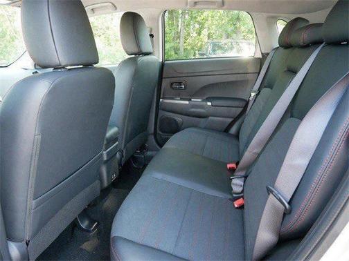 2025 Mitsubishi Outlander Sport SE