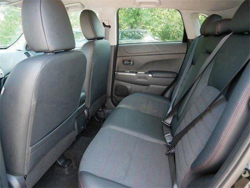 2025 Mitsubishi Outlander Sport SE