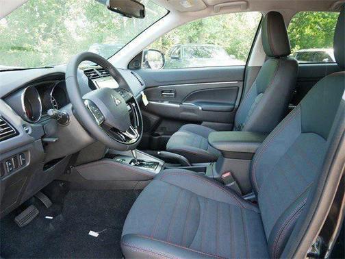 2025 Mitsubishi Outlander Sport SE