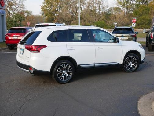 2016 Mitsubishi Outlander ES