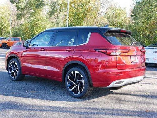 2025 Mitsubishi Outlander PHEV SEL