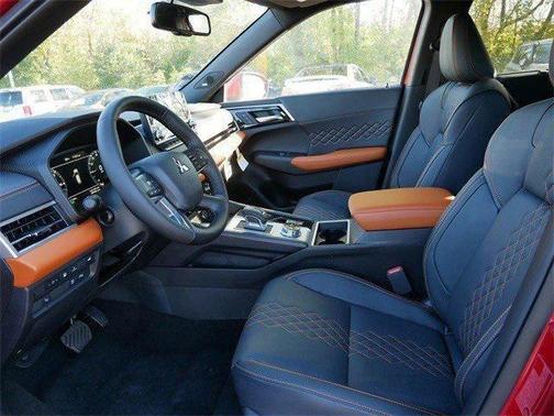 2025 Mitsubishi Outlander PHEV SEL