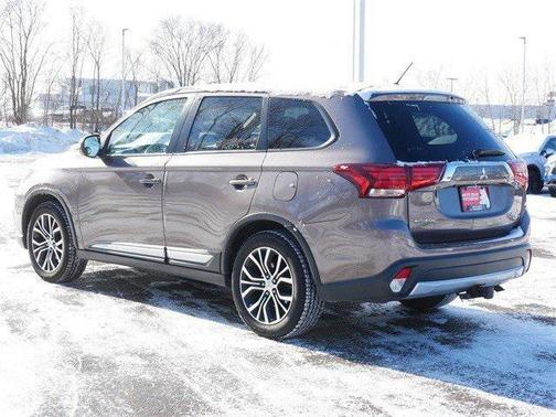 2016 Mitsubishi Outlander SE