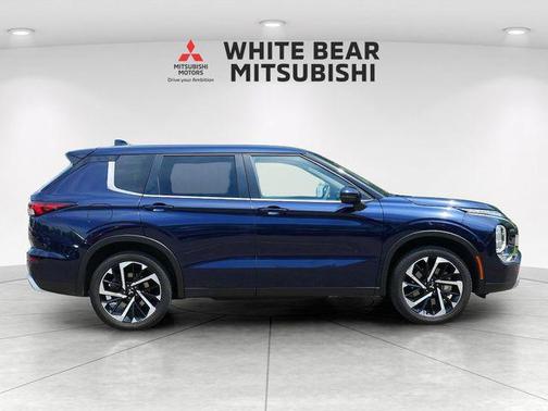 Cosmic Blue Metallic 2023 Mitsubishi Outlander SE S-AWC