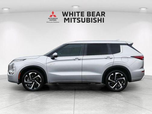 Silver Alloy 2025 Mitsubishi Outlander PHEV SEL