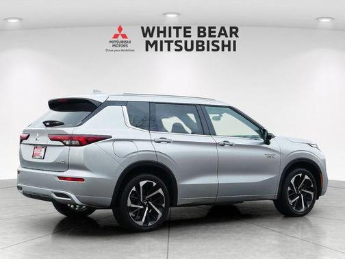 Silver Alloy 2025 Mitsubishi Outlander PHEV SEL