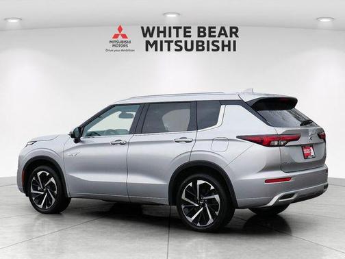 Silver Alloy 2025 Mitsubishi Outlander PHEV SEL