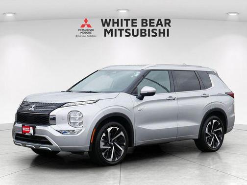 Silver Alloy 2025 Mitsubishi Outlander PHEV SEL
