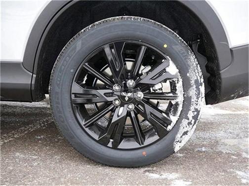 2025 Mitsubishi Eclipse Cross LE