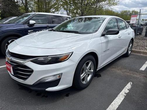 Summit White 2023 Chevrolet Malibu 1LS