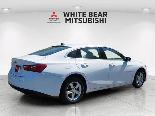 Summit White 2023 Chevrolet Malibu 1LS