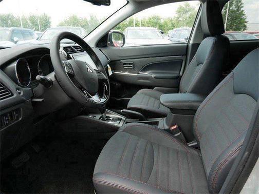 2025 Mitsubishi Outlander Sport SE