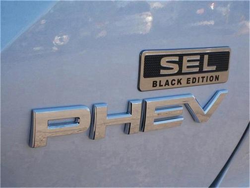 2025 Mitsubishi Outlander PHEV SEL
