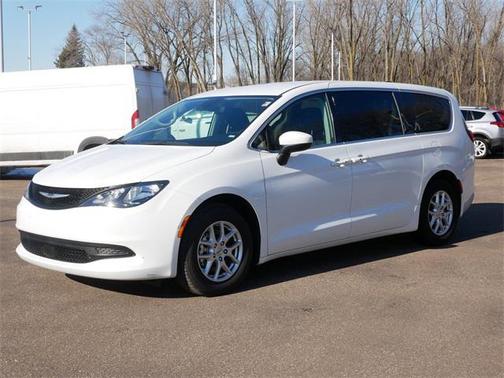 2023 Chrysler Voyager LX